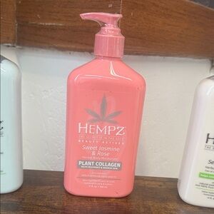 Hempz Sweet Jasmine & Rose Herbal Moisturizer